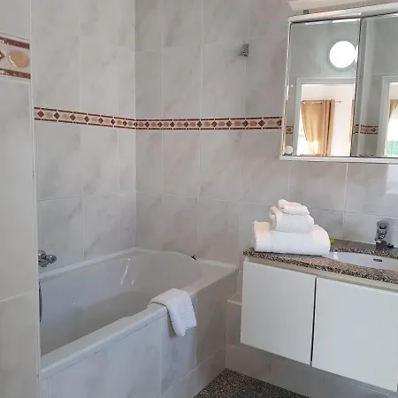 Sleeps 6 With Pool Air Con And Wifi Villa