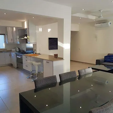 Villa Sleeps 6 With Pool Air Con And Wifi